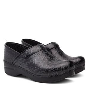 Dansko Black Leather Tooled Clogs Size 42/Size 12
